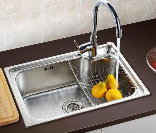 普宁厨房水槽装修设计，单槽还是双槽更方便？
